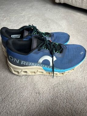 On Running Black Men's Running Shoes Interior Label View